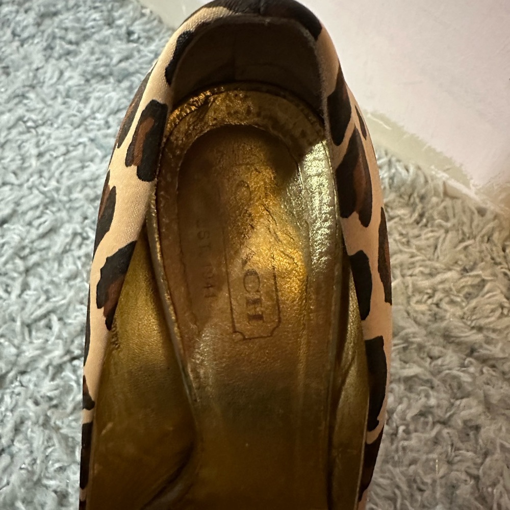 COACH  Leopard Print Peep-Toe Heels with Gold Accents 8# - Picture 5 of 9